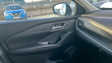 Nissan Qashqai 1.3 DiG-T MH Acenta Premium 5dr Petrol Hatchback